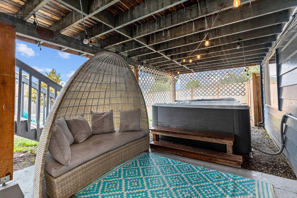 Pacific Nw Gem W/Hot-Tub 15 Minutes Airport. Apartment Auburn Luaran gambar