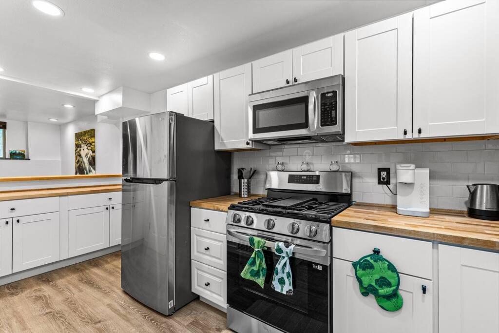 Pacific Nw Gem W/Hot-Tub 15 Minutes Airport. Apartment Auburn Luaran gambar