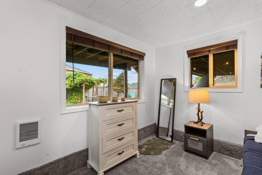 Pacific Nw Gem W/Hot-Tub 15 Minutes Airport. Apartment Auburn Luaran gambar