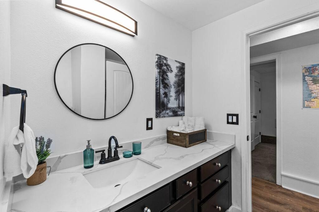 Pacific Nw Gem W/Hot-Tub 15 Minutes Airport. Apartment Auburn Luaran gambar